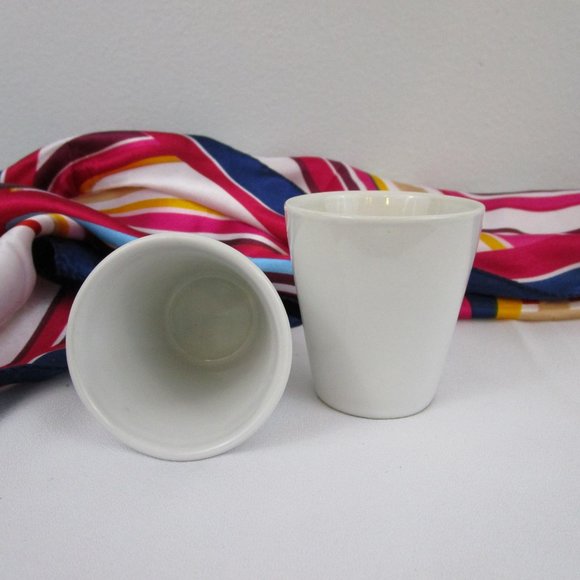 🏠Host Pick🏠 Set of 2 White Ceramic Saki Cups - Picture 5 of 5
